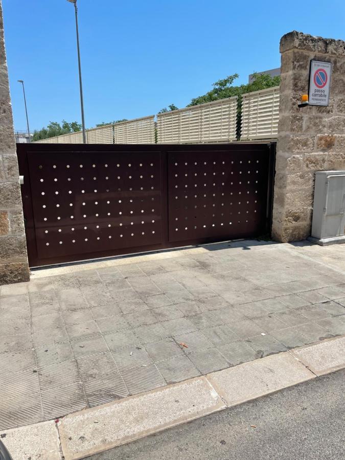 Casa Oberdan - Private Parking Monopoli Exterior foto